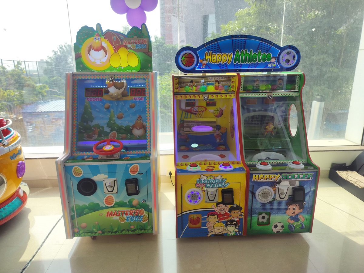 Arcade machines at Funzee Games OMR